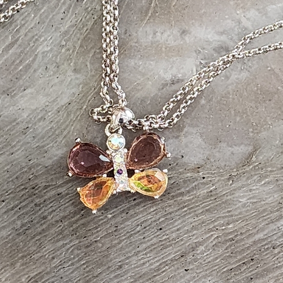 Avon Signed NR Crystal Butterfly Pendant Necklace Silver Tone Green Gold Moth - Picture 8 of 8